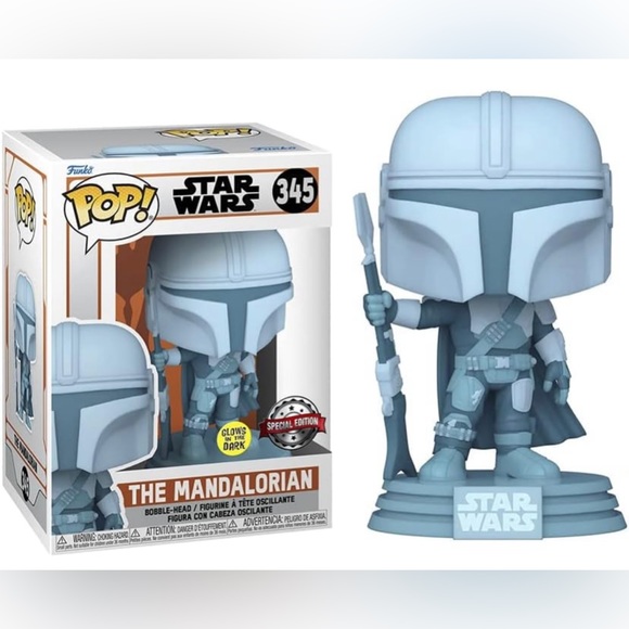 Star Wars The Mandalorian Glow in The Dark Exclusive - Picture 2 of 4